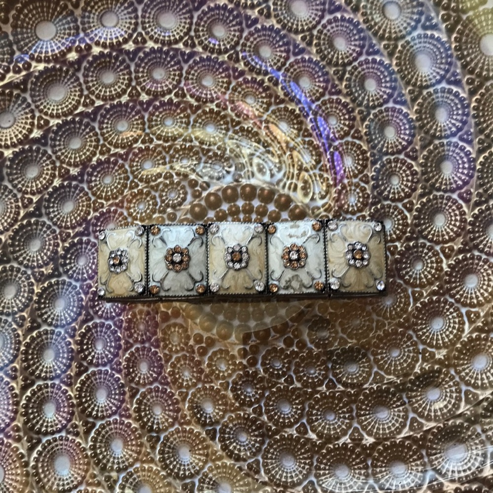 Beautiful Enamel and Crystal expandable Bracelet.